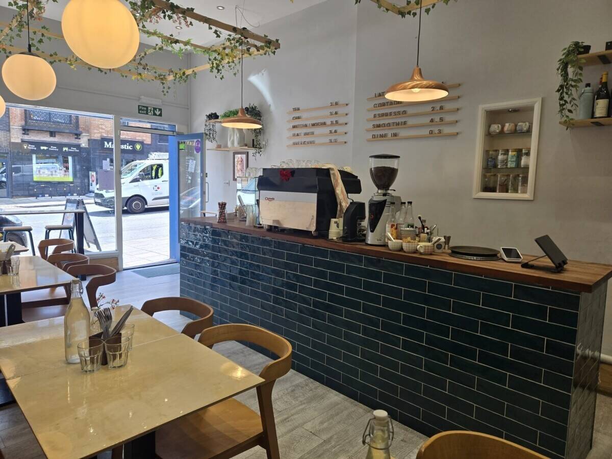 Café/Restaurant for Sale in Prime Location
