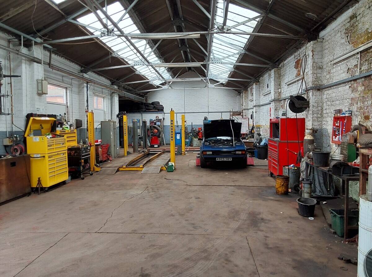 Freehold MOT Garage Services Specialist Vehicle Repairs Maintenance Business Southport For Sale Photo 10