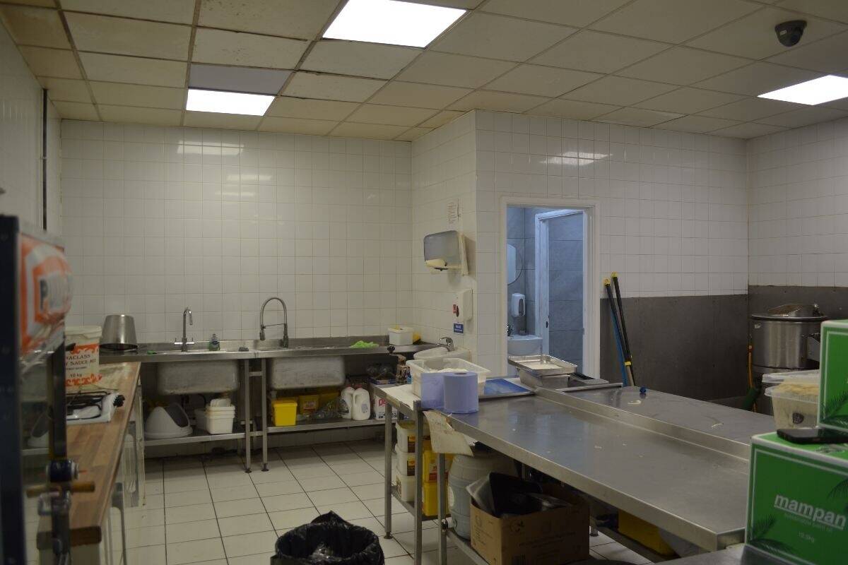 Thriving and Highly Profitable Fish & Chip Shop Generating £8,000 Weekly Turnover Photo 10