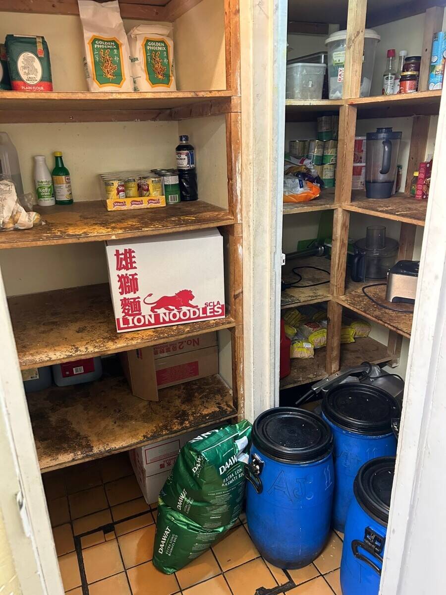 Indo-Chinese restaurant with Shisha lounge for sale