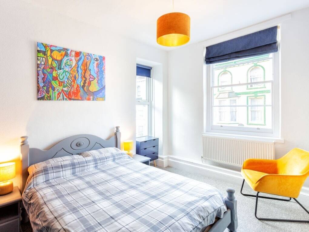 DEVON – INDEPEDENT TOWN CENTRE HOSTEL IN PICTURESQUE SEASIDE RESORT Photo 10