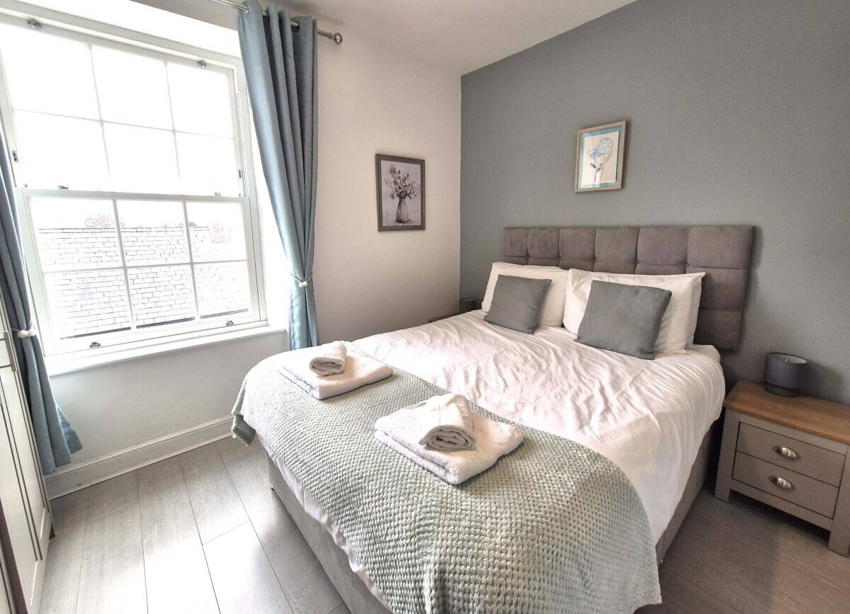 CONWY - FOUR BEAUTIFULLY APPOINTED HOLIDAY APARTMENTS ON THE EDGE OF SNOWDONIA NATIONAL PARK Photo 10