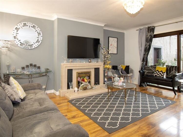 Somerdale Shop and Flat Photo 10