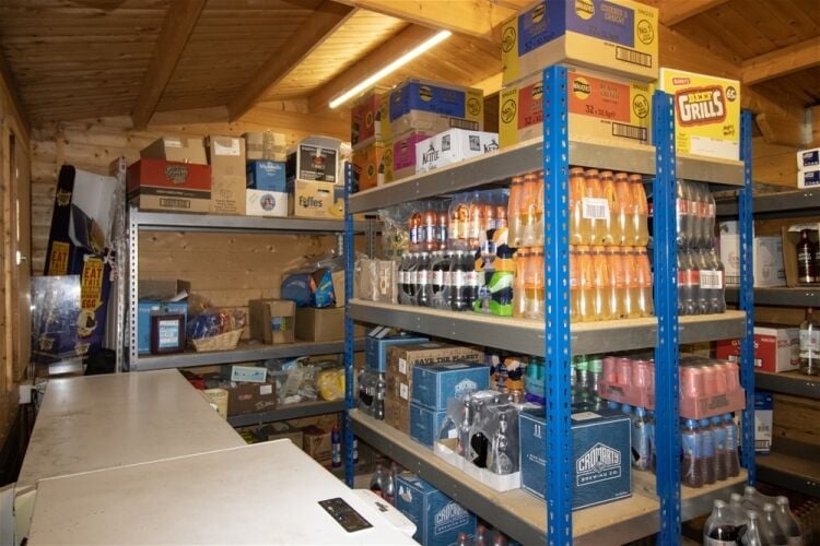 Contin Village Stores and 4 Bedroom House Photo 10