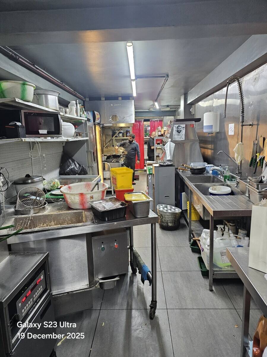 2 large commercial property 2 flats