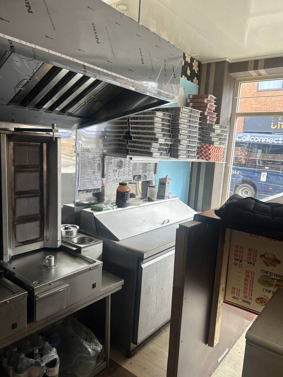 Aroma chicken and square pizza