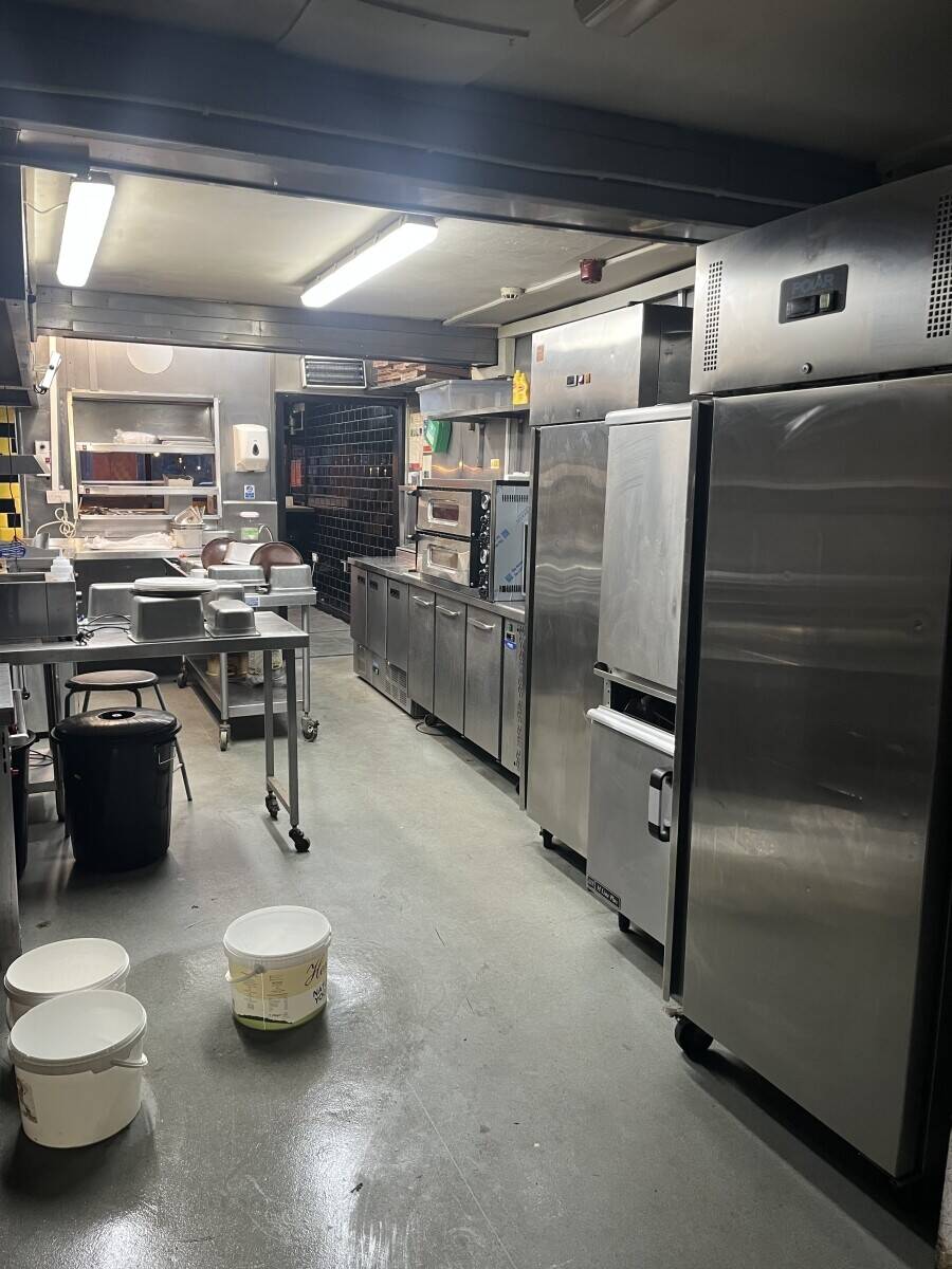 Fully refurbished takeaway for sale