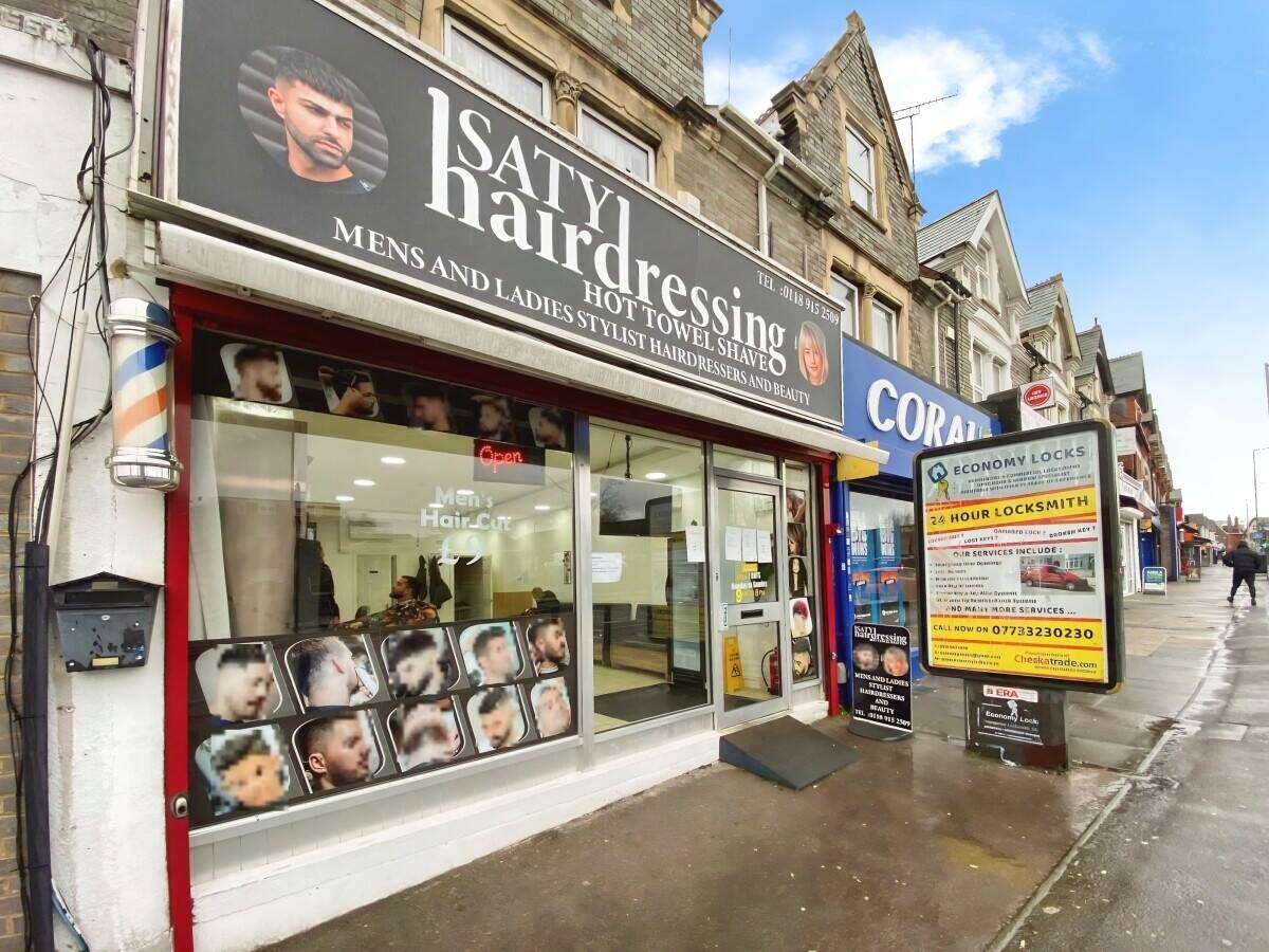 Barber Shop and Hairdressing Salon For Sale in Reading, Whitley Street - Beauty Room Photo 10