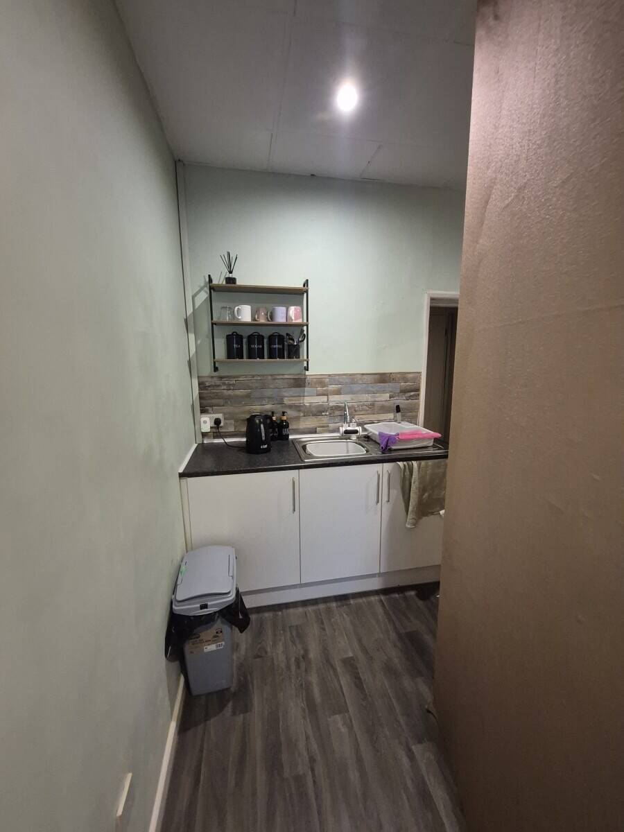 Established Tanning Salon for Sale – BB4 Village Location Photo 9