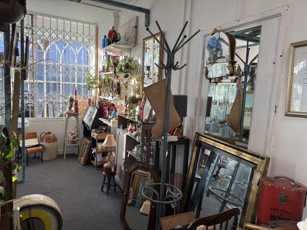 Antique Vintage and Homeware shop in Stourport on Severn