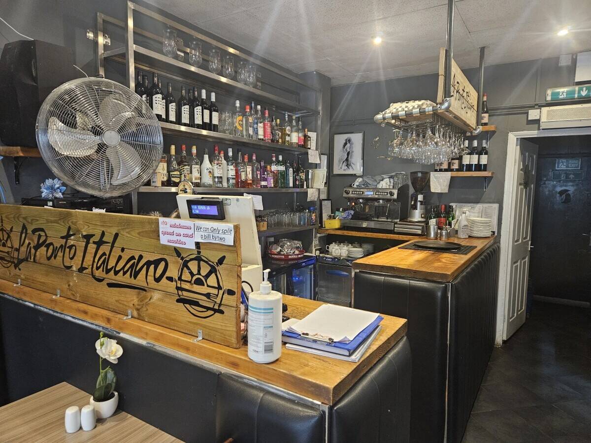 ITALIAN RESTAURANT LA PORTO BILLINGHAM Photo 6