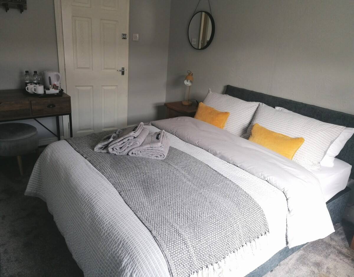 DERBYSHIRE - WET-LED RESIDENTIAL PUB WITH THREE LETTING BEDROOMS Photo 10