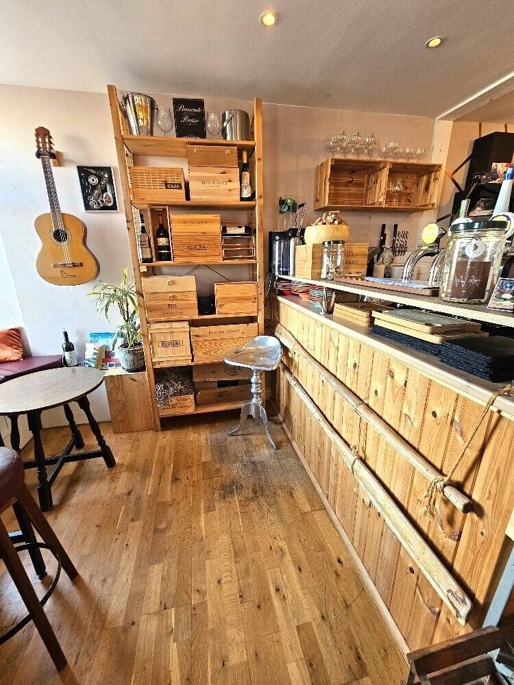Easy To Run 20 Cover Wine & Tapas Bar With Stunning Panoramic Waterside Views Over Dartmouth Photo 10