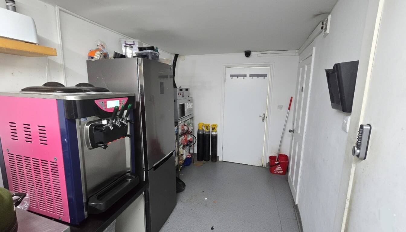 WingFixx - Prime location - Busy restaurant / takeaway - Off Ilford lane