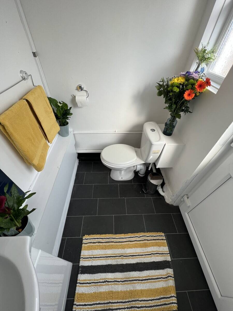Small Turn-key hairdressing business for sale