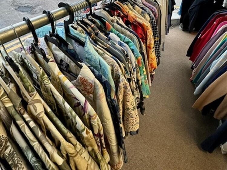 LEASEHOLD
VINTAGE CLOTHES SHOP