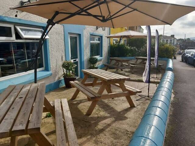 CARMARTHENSHIRE - CLOSED PUBLIC HOUSE WITH PLANNING PERMISSION
