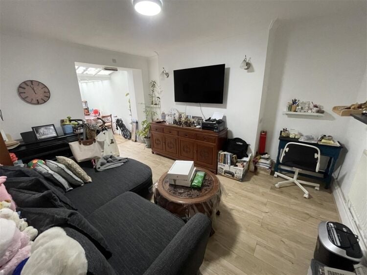Established Seven-Bedroom Guest House in the Heart of Torquay For Sale in Torquay