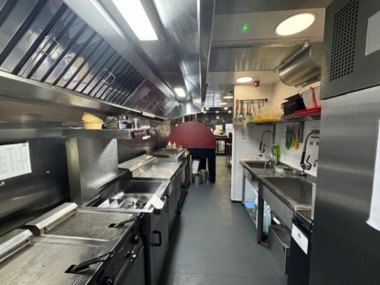 Leasehold Burger & Pizza Takeaway Located In Kingstanding, Birmingham Photo 10