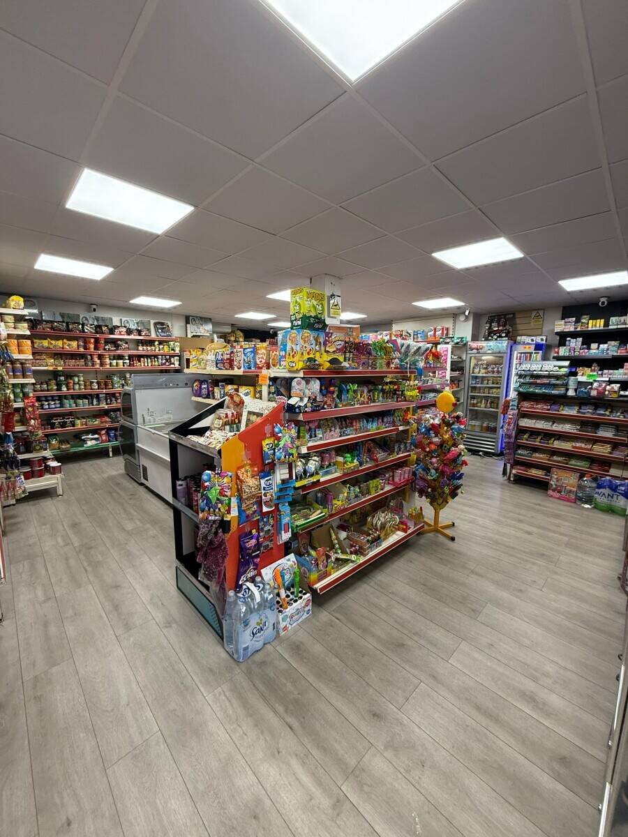 Grocery store & Off-licence for sale and 6 bed flats above Photo 10