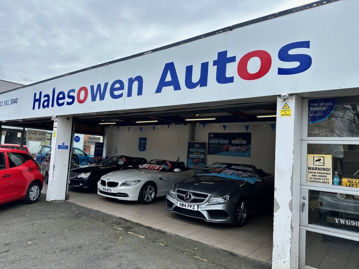 CAR SALES BUSINESS INCLUDING FREEHOLD/ DEPOSIT WITH OPTION TO PURCHASE AFTER RENTALPERIOD POSSIBLE