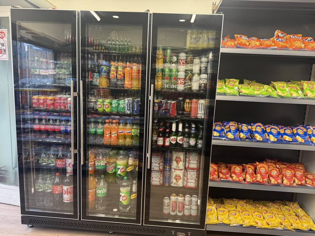 Off Licence & Grocery Shop for Sale – Bounds Green in a prime location
