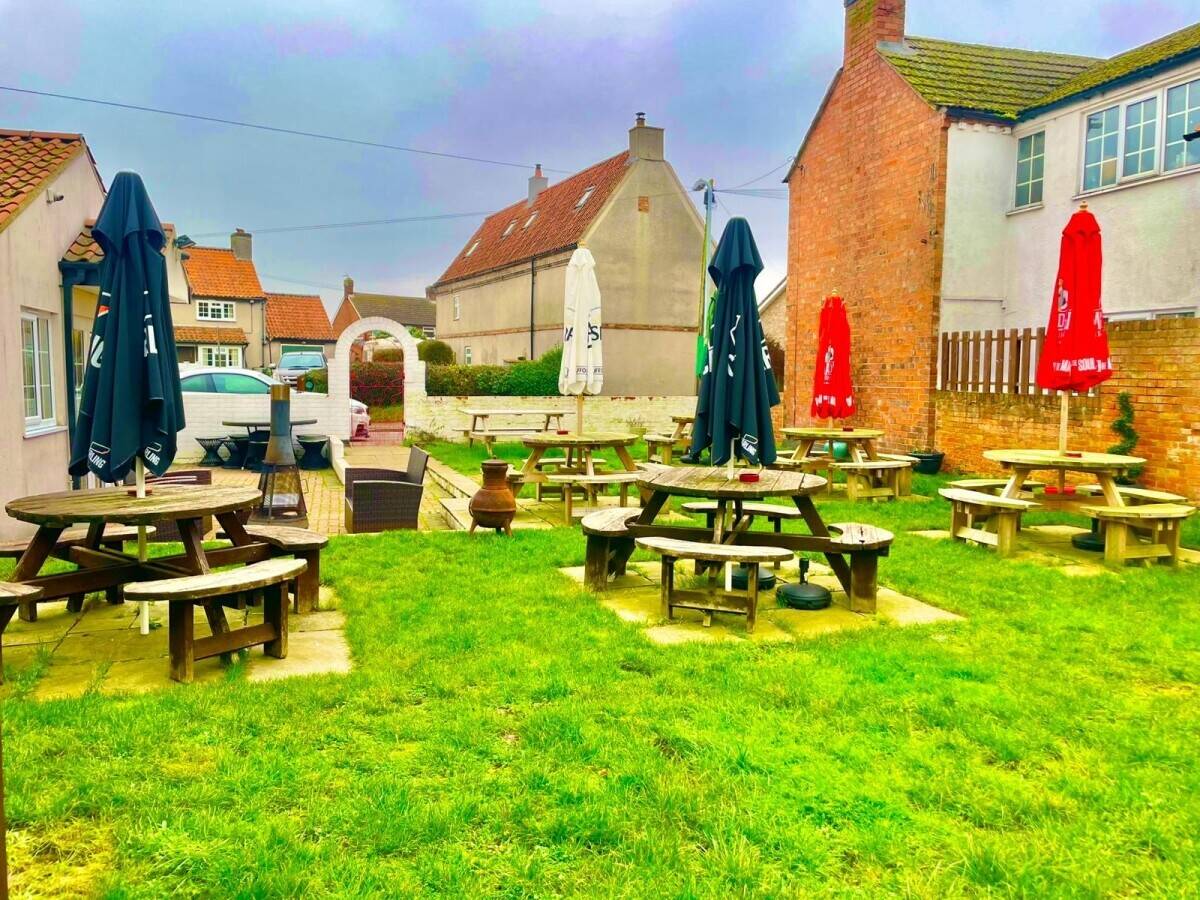 LINCOLNSHIRE - PUB AND RESTAURANT WITH 3 EN SUITE BEDROOMS AND LARGE CAR PARK Photo 10
