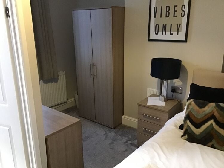 GUEST HOUSE IN VIBRANT SEASIDE TOWN, VALE OF GLAMORGAN