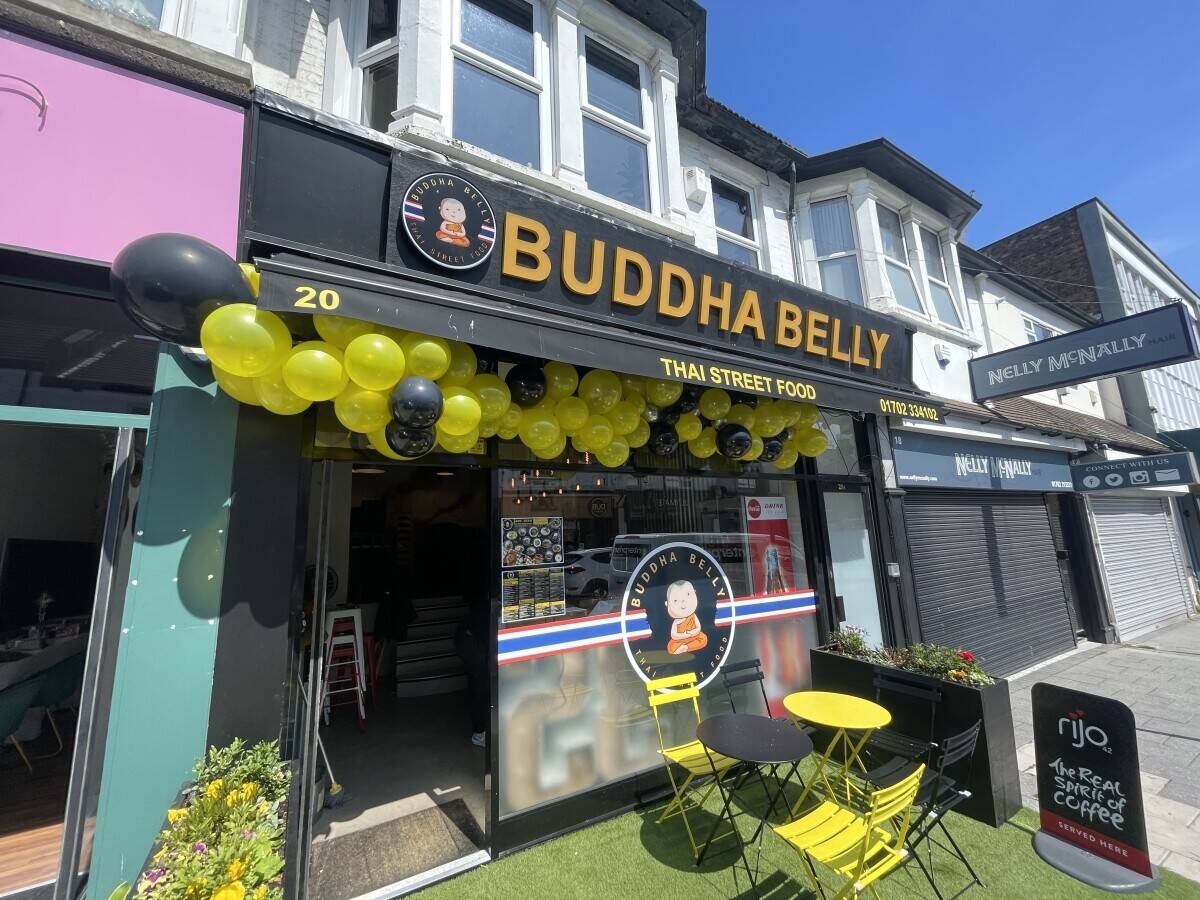Town centre restaurant & takeaway for sale