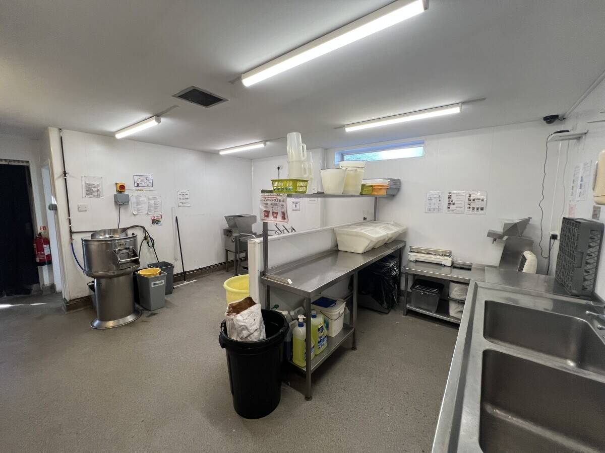 Very Well Presented Traditional Freehold Fish and Chip shop (ref 1802) Photo 10