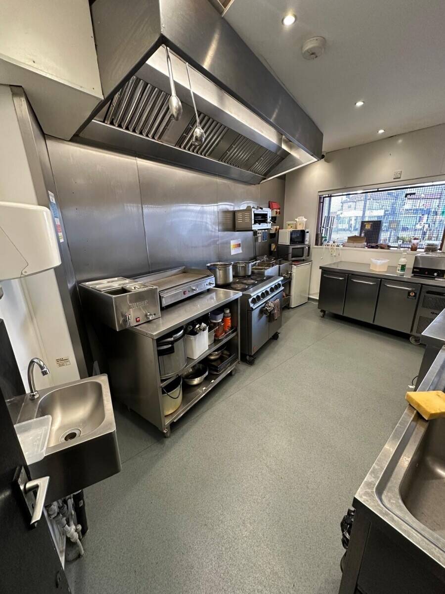 Prime Commercial Hot Food Takeaway Including Residential 2 Storey Flat Above &ndash; Busy Parade Location with Exceptional Reputation, Immediate Reope Photo 10