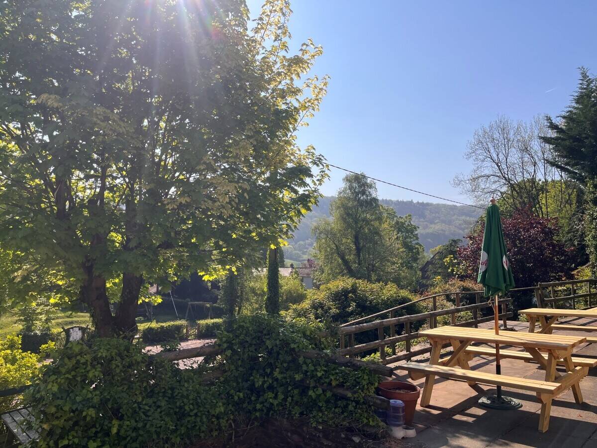 HEREFORDSHIRE - ON THE EDGE OF THE MALVERN HILLS - VILLAGE FREEHOUSE Photo 10