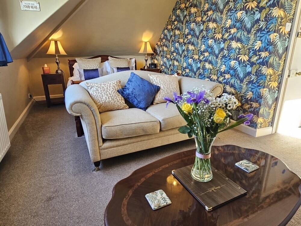 Exceptional Country House Bed & Breakfast With 8 Luxurious Letting Rooms & Spectacular Views