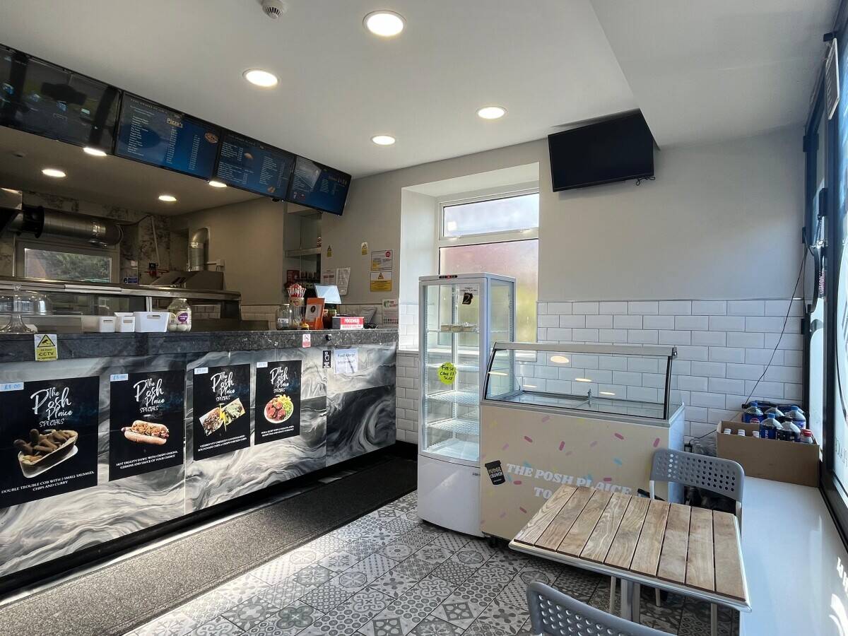 Fish and chips takeaway with 2 bed flat wales Newport Cardiff Photo 10