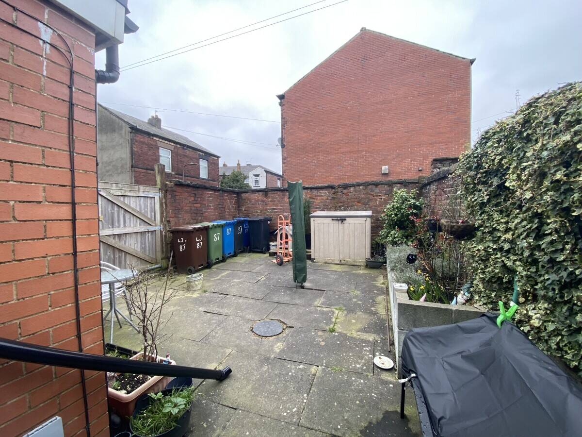 Rare opportunity for Freehold Sandwich shop in prime location on busy main road in Bury Photo 10
