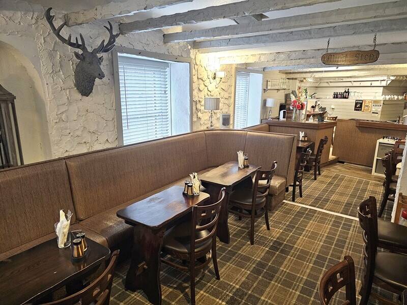 Pub & restaurant, with prime High Street trading location,  in the same family since 1980.