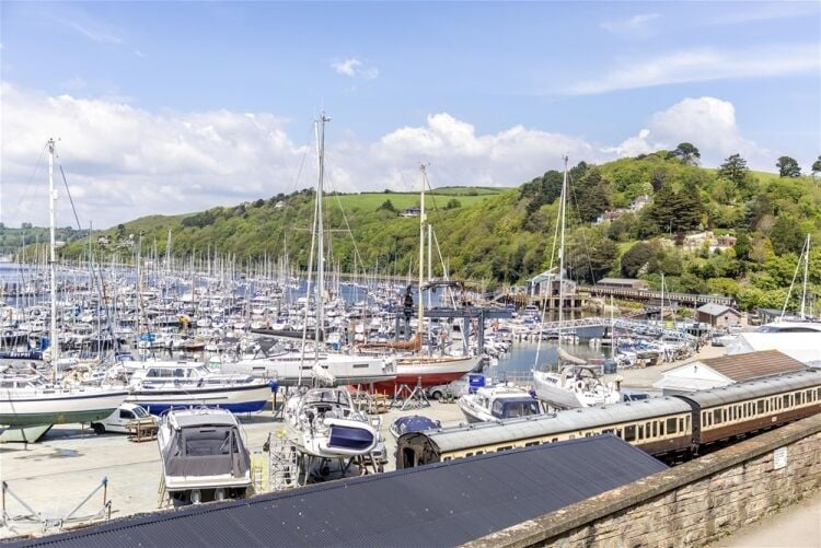 Exceptional Trading Opportunity in an Iconic Riverside Location For Sale in Dartmouth Photo 10