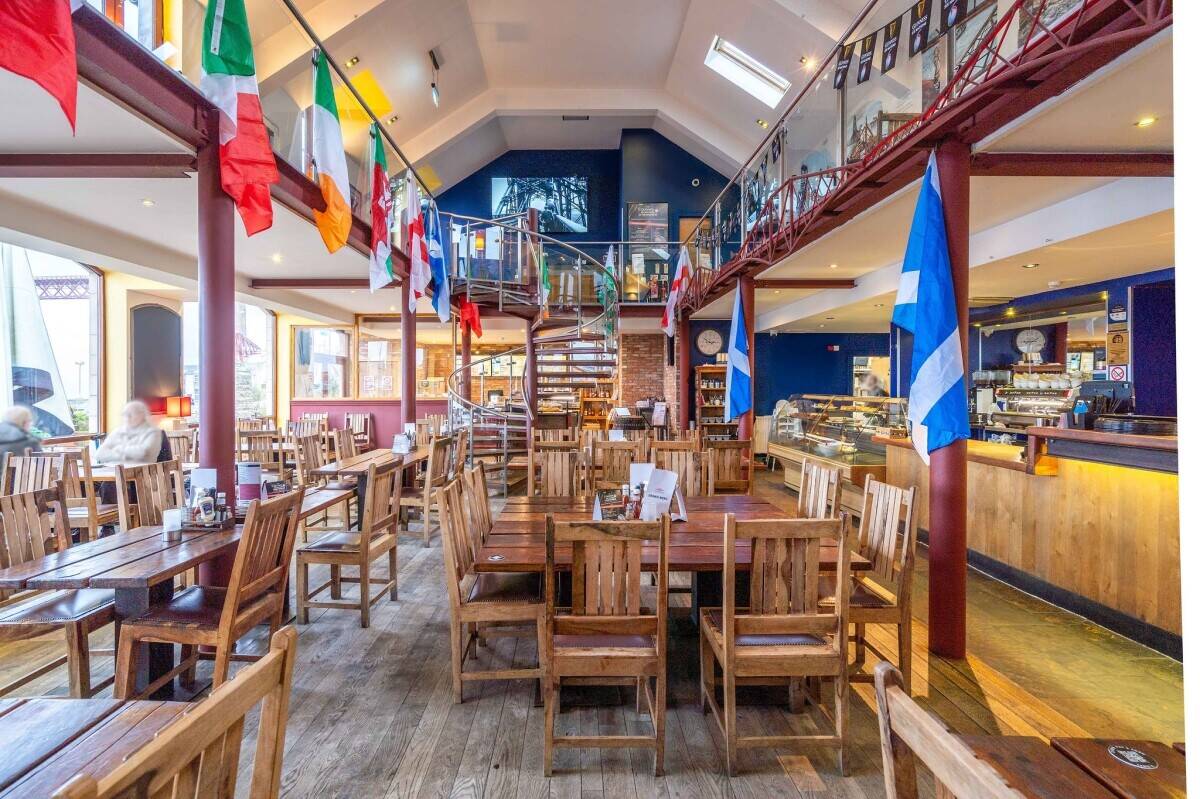 *NEW PRICE* Well Established Bistro-Bar & Restaurant under Iconic Forth Bridges Photo 10