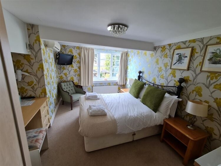 Country Hotel & Established Wedding Venue For Sale in Newton Abbot