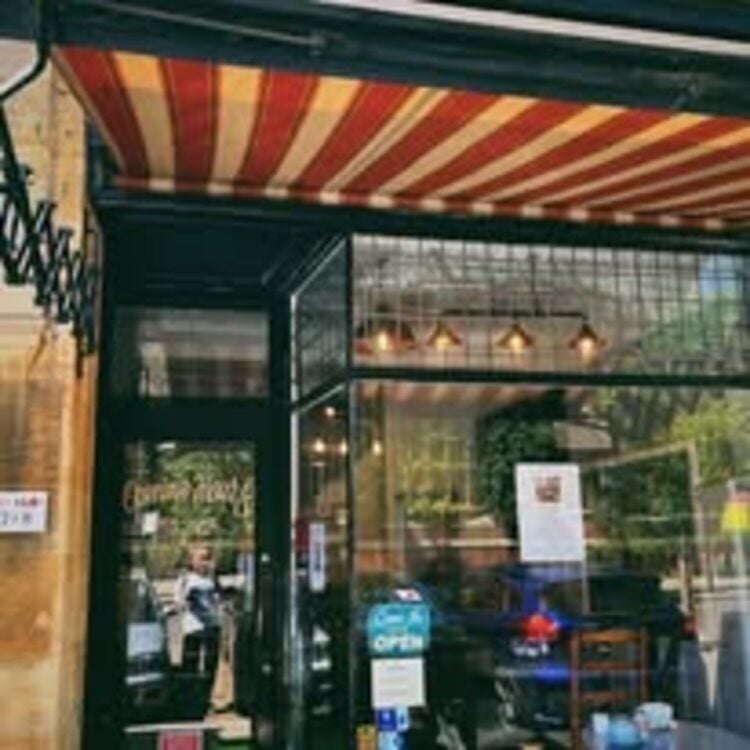 Highly Rated Town Centre Café with Established Local Reputation