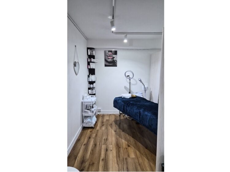 Beauty with Prestige – Elegant Jewellery Quarter Salon