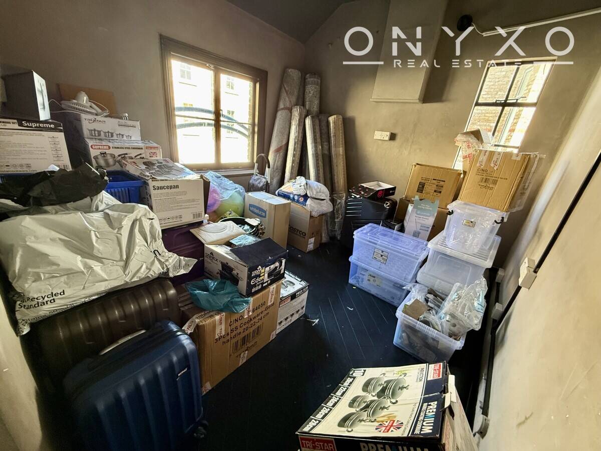 DIY and Hardware Business with Large Basement for Sale near Kingston Upon Thames Photo 10