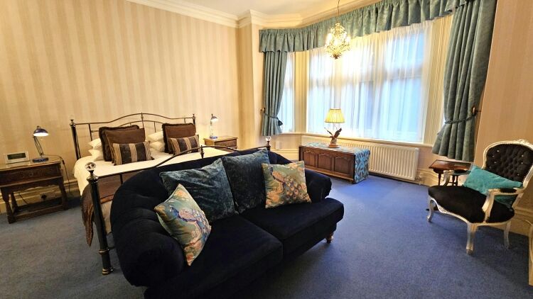 Exclusively Located Home & Income Hotel with Holiday Let Photo 10