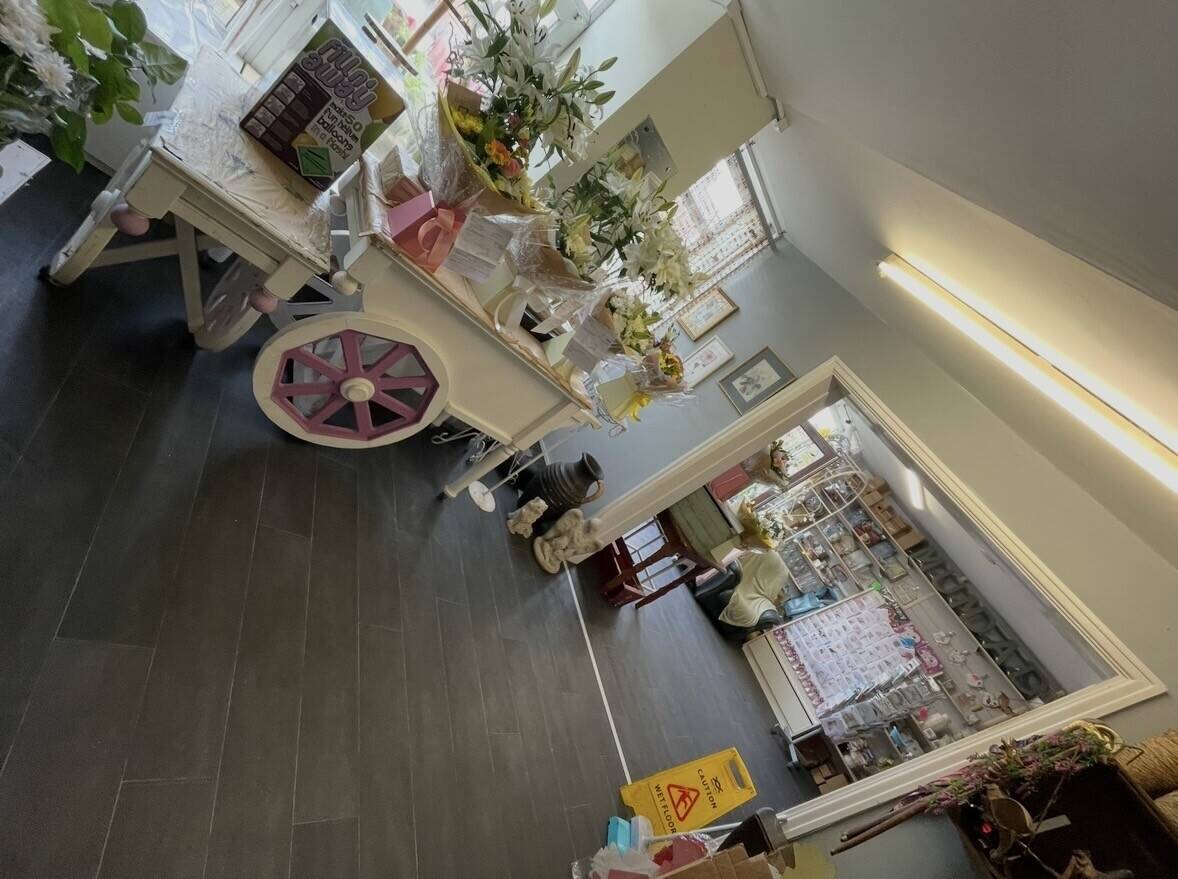Leasehold Established Florist Flowers Cards Plants Gifts Business Westhoughton Bolton For Sale