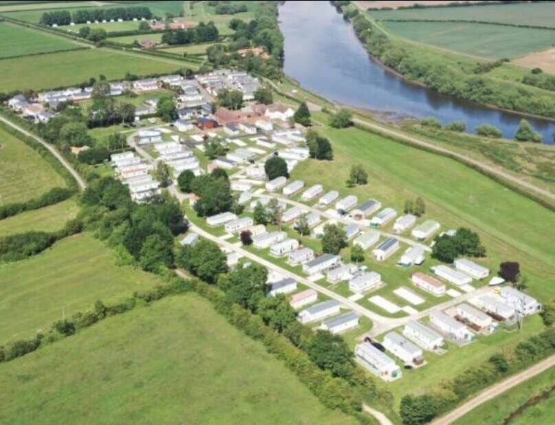 NOTTINGHAMSHIRE - TWO BEDROOM RESIDENTIAL LODGE WITH DEDICATED PARKING Photo 10
