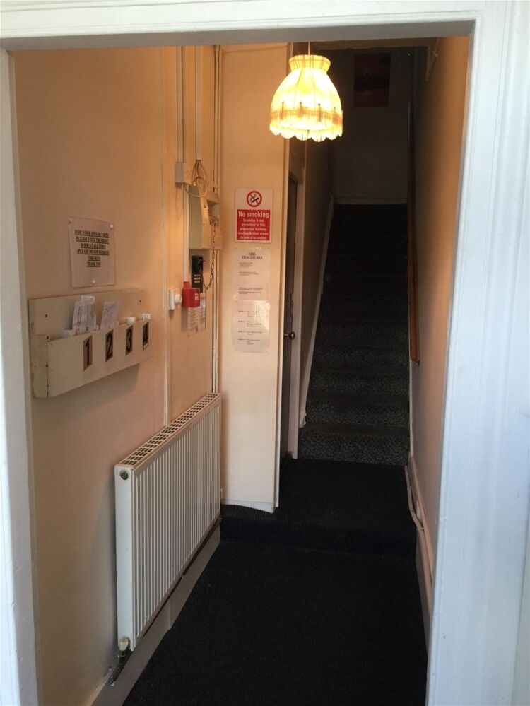 Auction Lot: Block of 4 x Investment Flats, Torquay, Devon For Sale in Torquay Photo 10