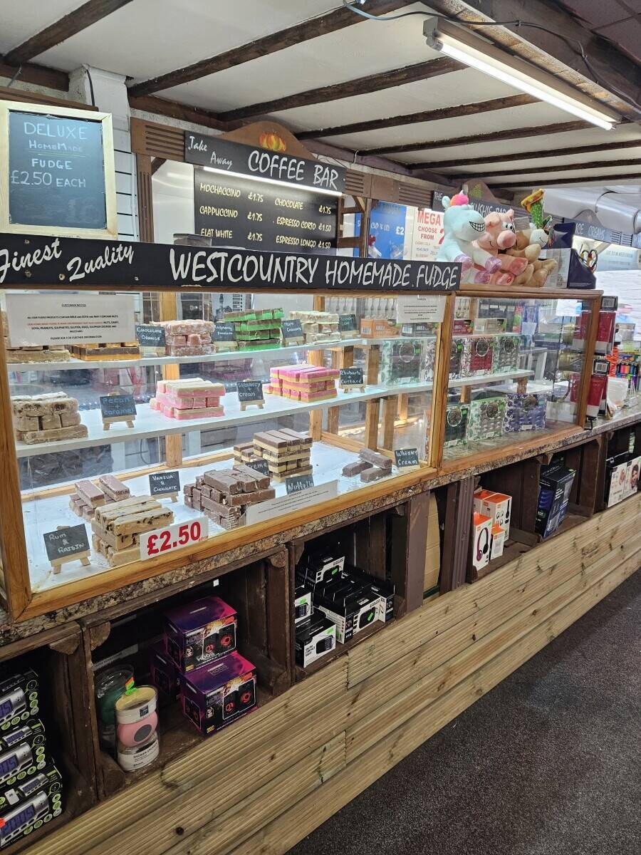 CHEDDAR GORGE GIFT SHOP