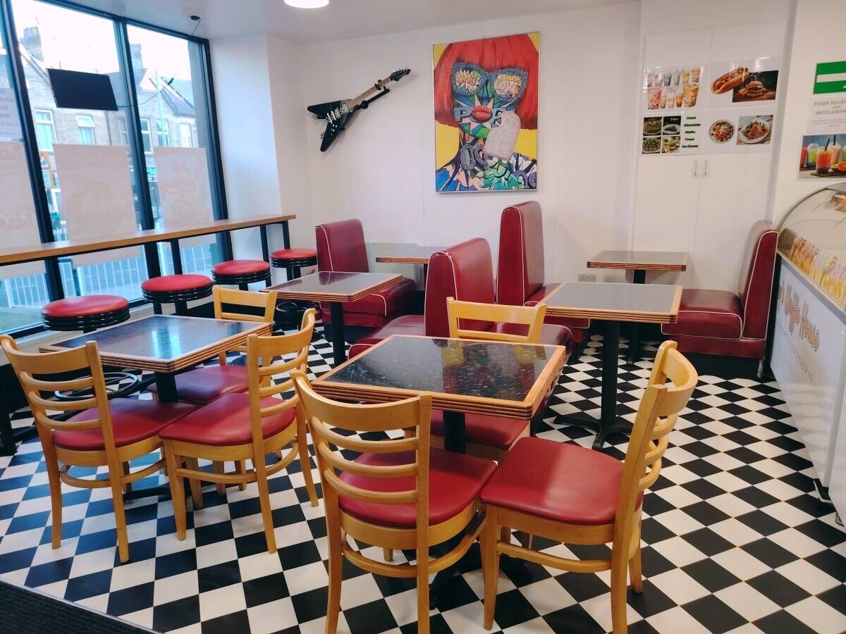 Cafe and desserts shop Photo 11