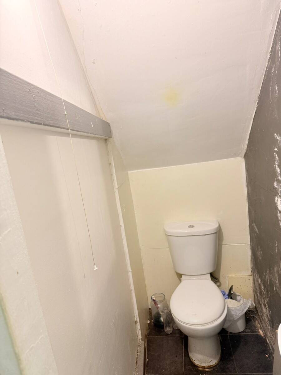 Takeaway Business for Sale – Pizza & Peri Peri Chicken in Sunbury Photo 10