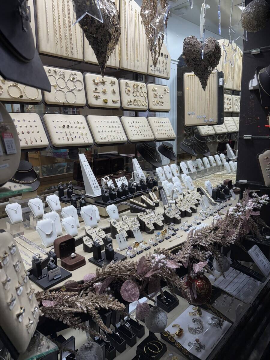 Jewelry Shop for sale in Epping Essex. Photo 10
